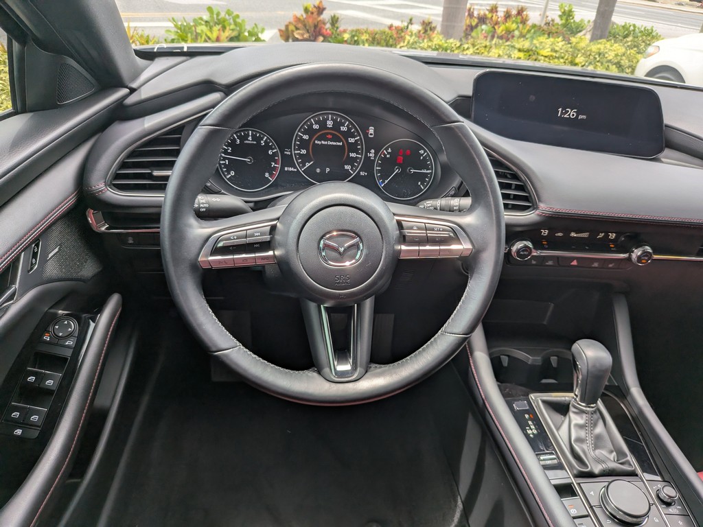 Mazda Mazda3 Hatchback Vehicle Full-screen Gallery Image 09