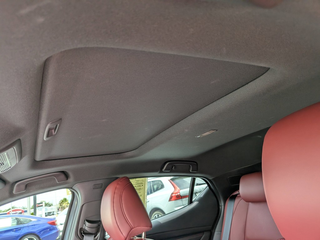 Mazda Mazda3 Hatchback Vehicle Full-screen Gallery Image 16
