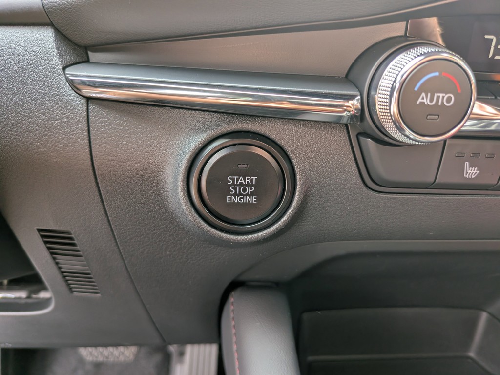 Mazda Mazda3 Hatchback Vehicle Full-screen Gallery Image 20
