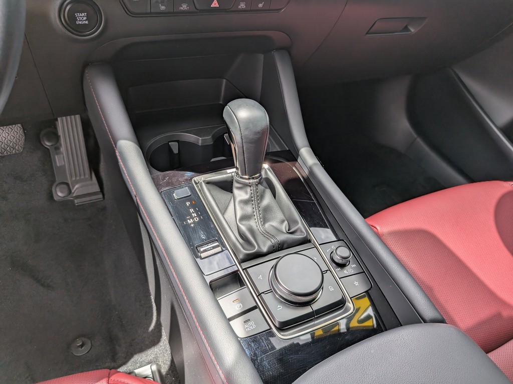 Mazda Mazda3 Hatchback Vehicle Full-screen Gallery Image 21