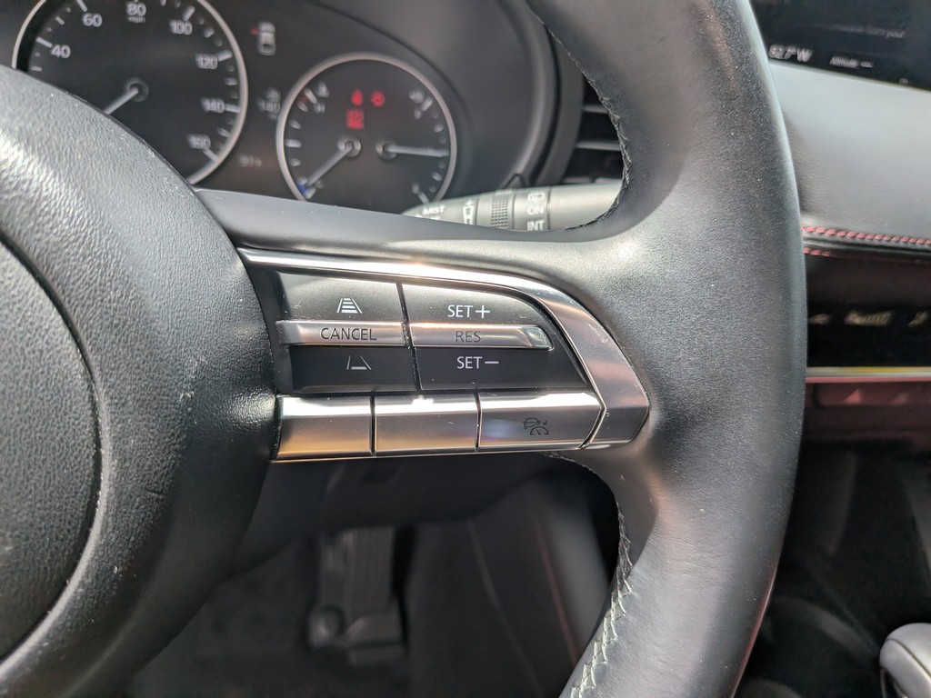 Mazda Mazda3 Hatchback Vehicle Full-screen Gallery Image 25