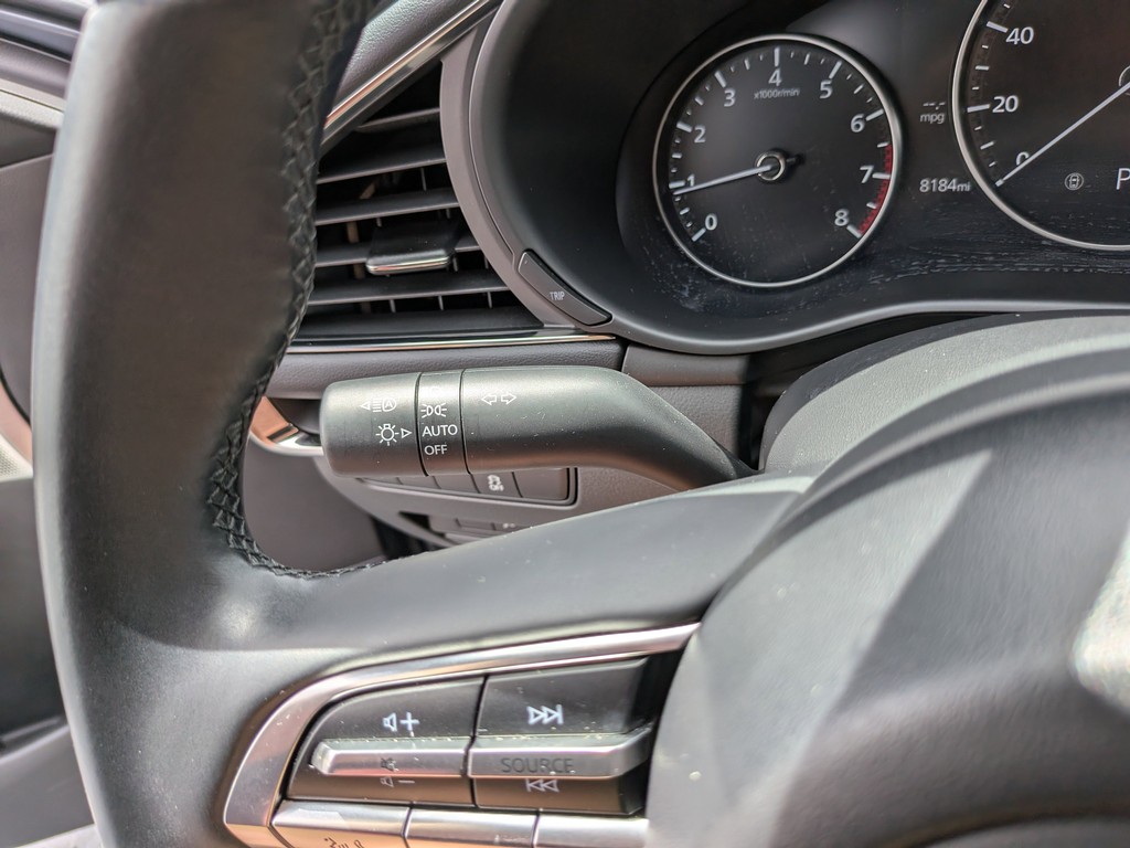 Mazda Mazda3 Hatchback Vehicle Full-screen Gallery Image 26