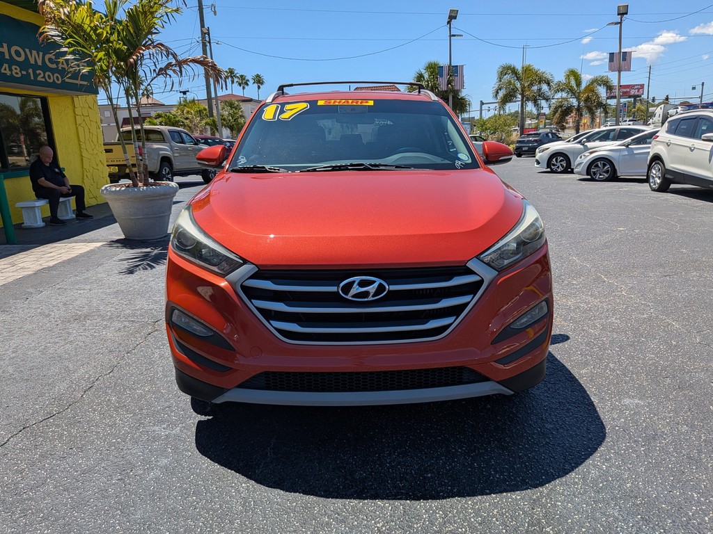 Hyundai Tucson Vehicle Full-screen Gallery Image 05