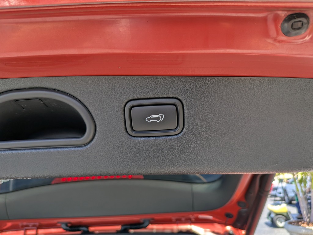 Hyundai Tucson Vehicle Full-screen Gallery Image 10
