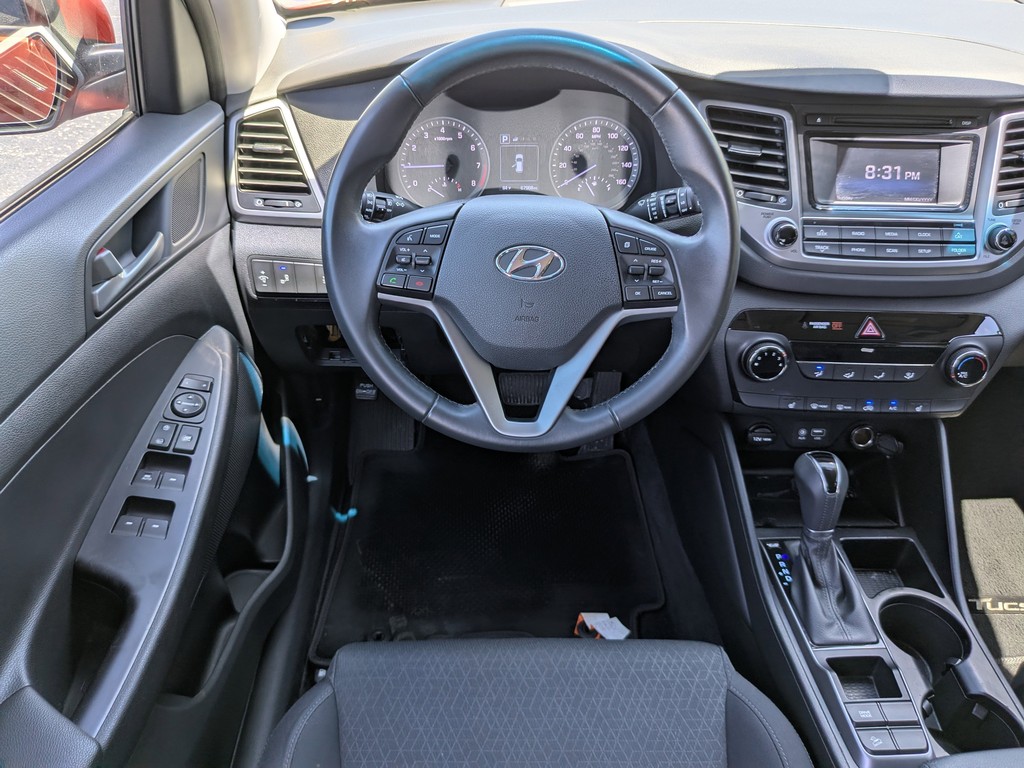 Hyundai Tucson Vehicle Full-screen Gallery Image 13