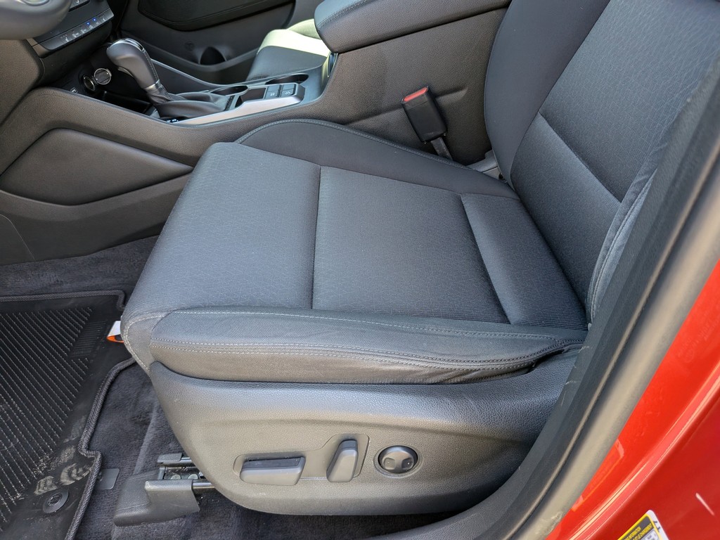 Hyundai Tucson Vehicle Full-screen Gallery Image 18