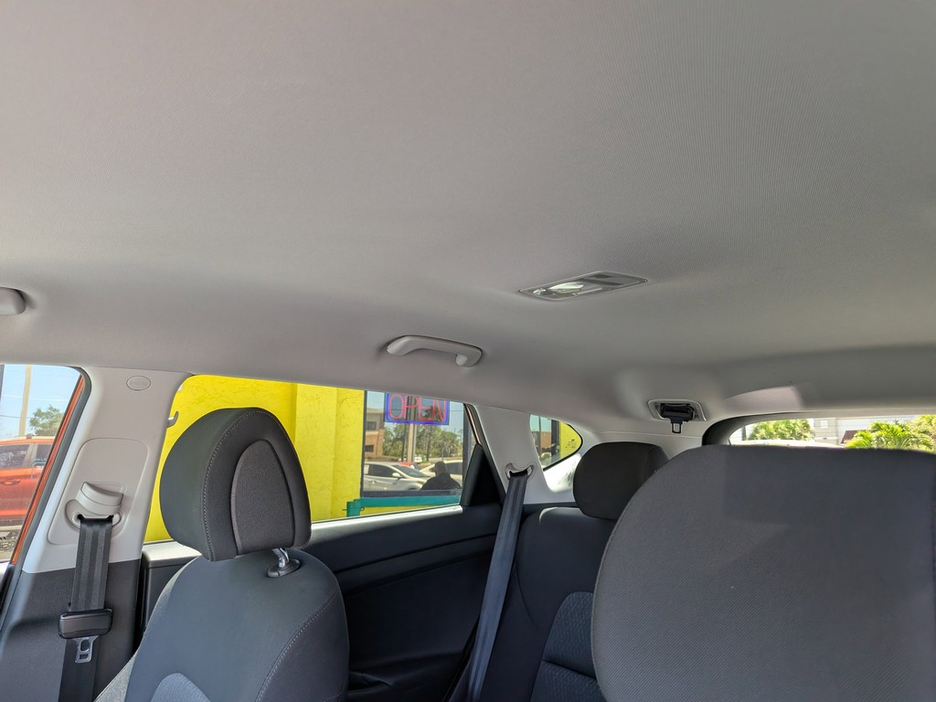 Hyundai Tucson Vehicle Full-screen Gallery Image 19