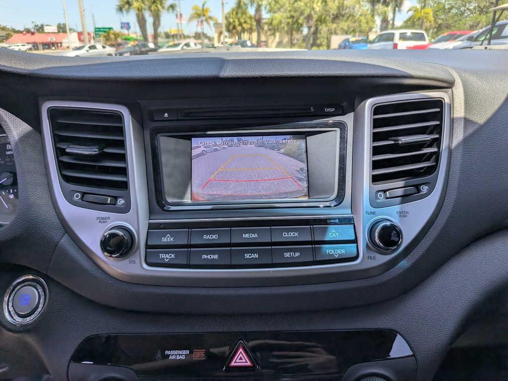 Hyundai Tucson Vehicle Full-screen Gallery Image 21