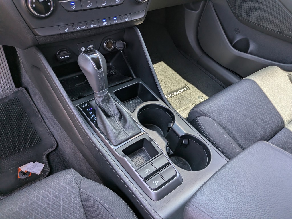 Hyundai Tucson Vehicle Full-screen Gallery Image 23