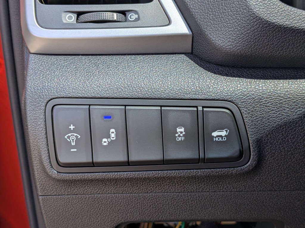 Hyundai Tucson Vehicle Full-screen Gallery Image 25