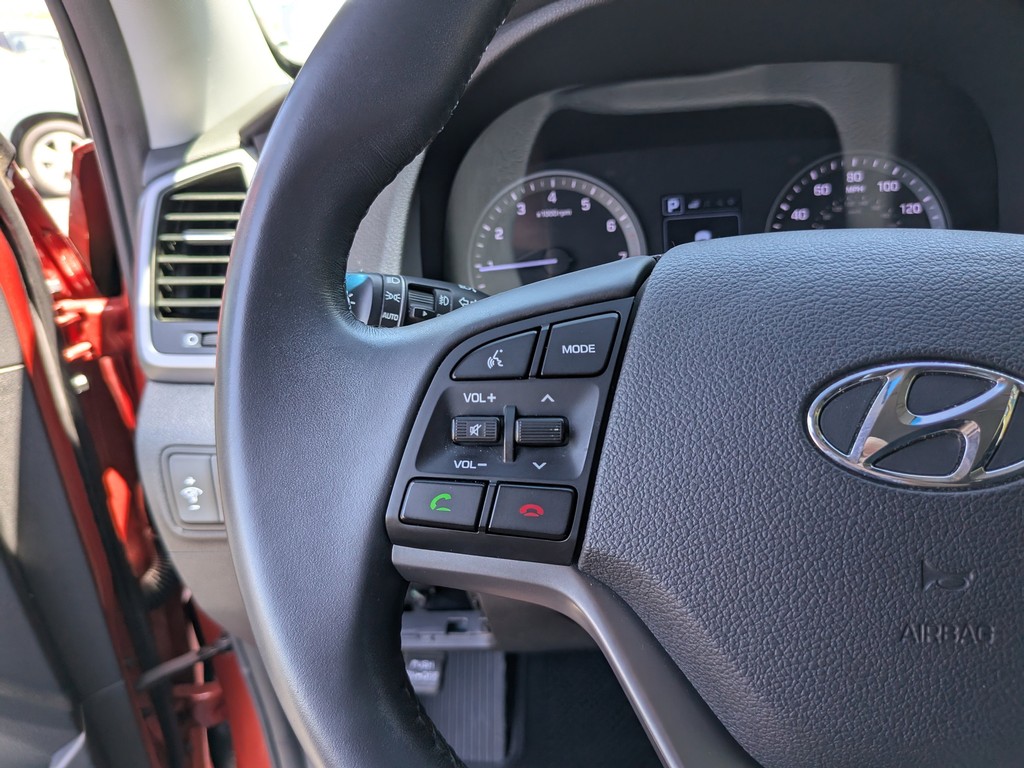 Hyundai Tucson Vehicle Full-screen Gallery Image 27