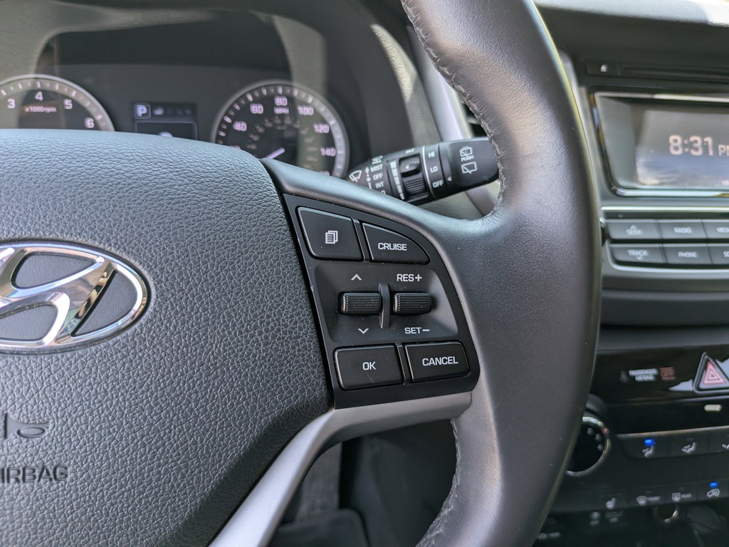 Hyundai Tucson Vehicle Full-screen Gallery Image 28