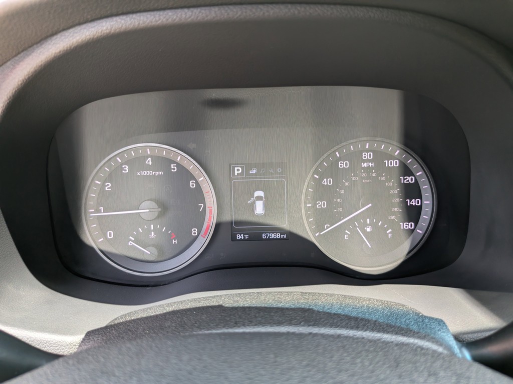 Hyundai Tucson Vehicle Full-screen Gallery Image 31