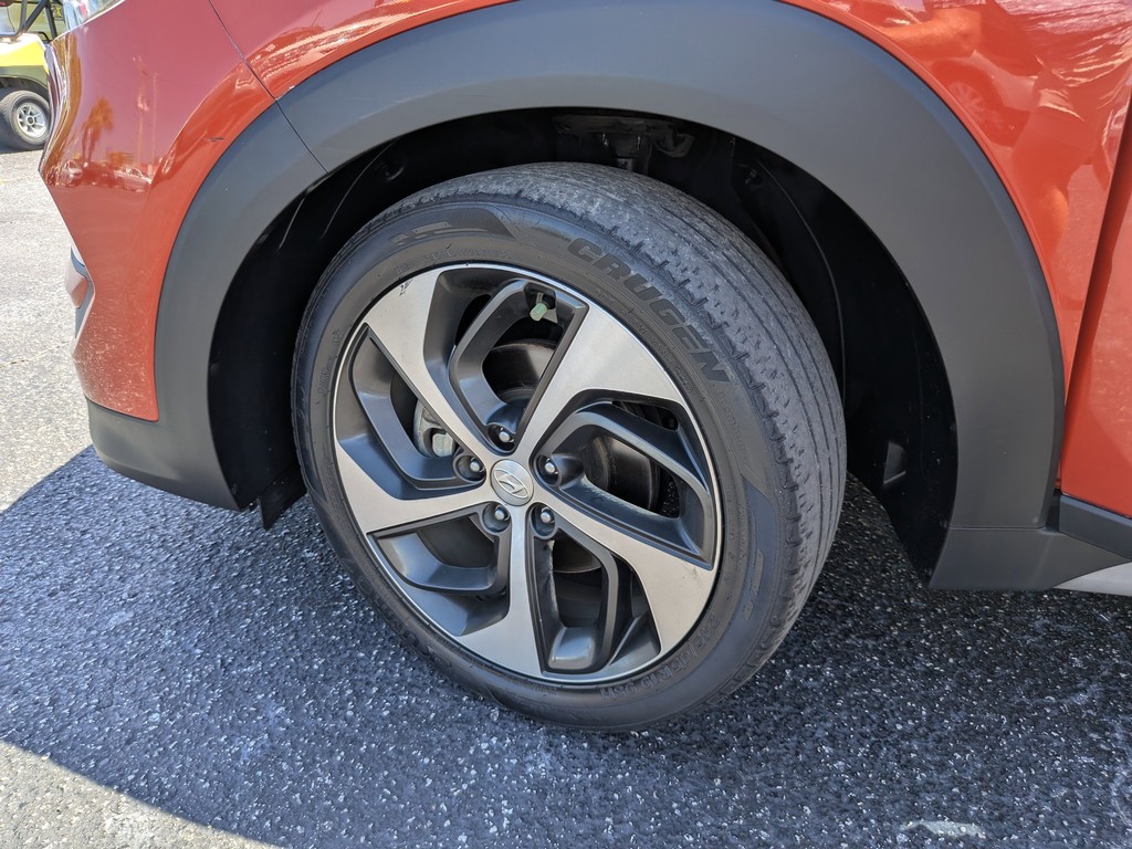 Hyundai Tucson Vehicle Full-screen Gallery Image 32