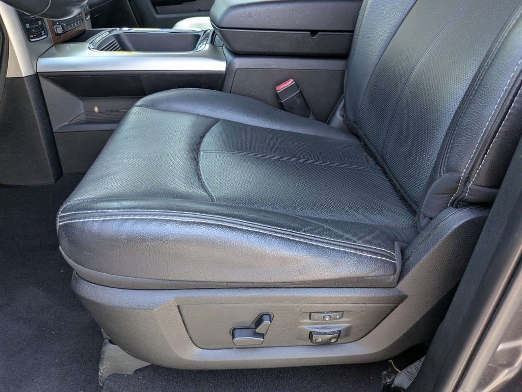 Ram 1500 Vehicle Full-screen Gallery Image 16