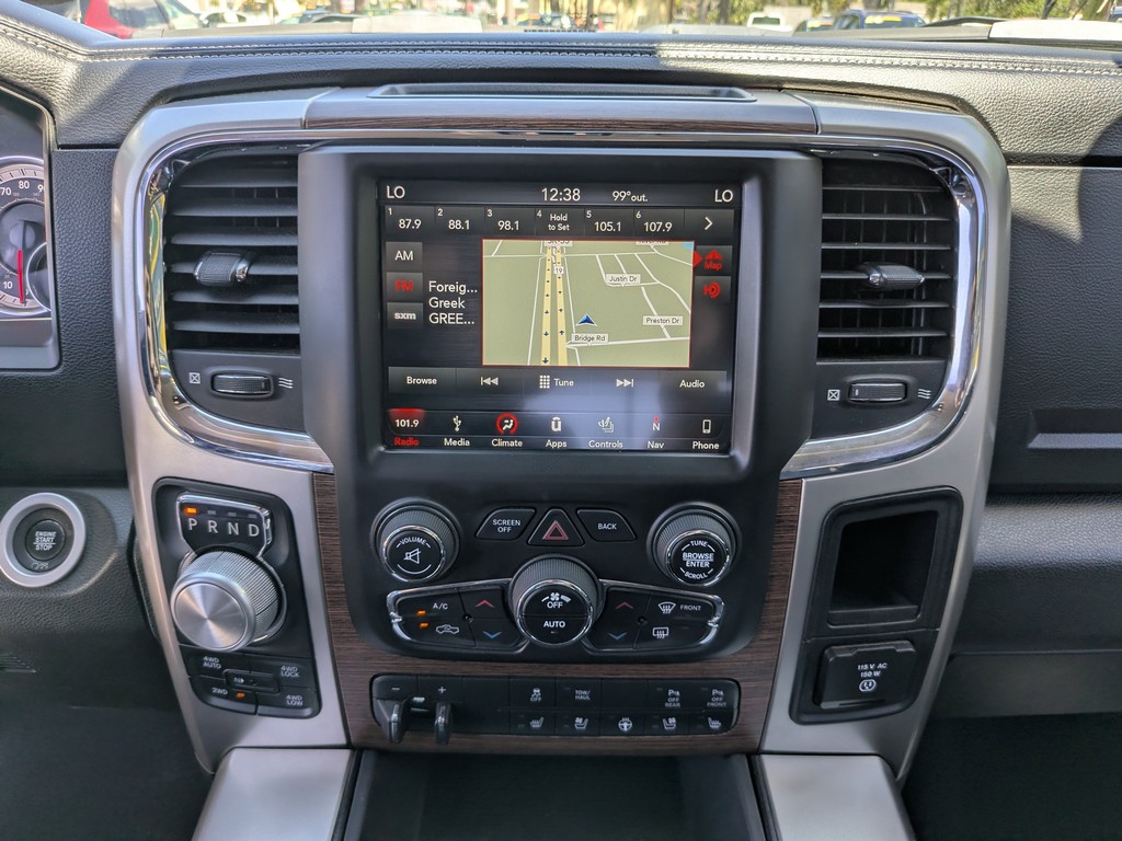 Ram 1500 Vehicle Full-screen Gallery Image 18