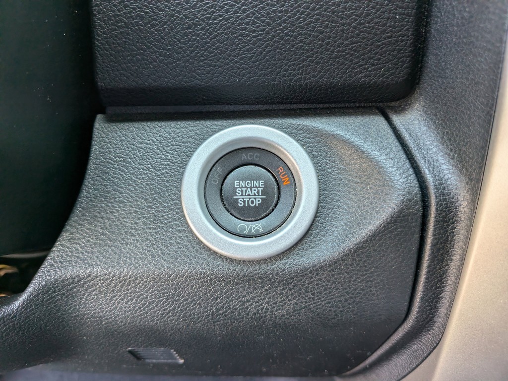 Ram 1500 Vehicle Full-screen Gallery Image 23