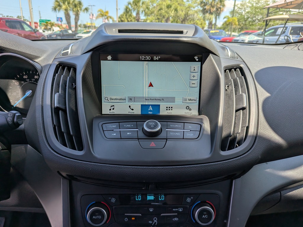 Ford Escape Vehicle Full-screen Gallery Image 21