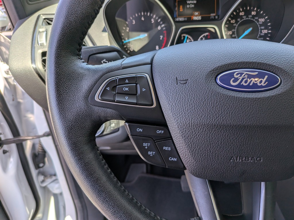 Ford Escape Vehicle Full-screen Gallery Image 27