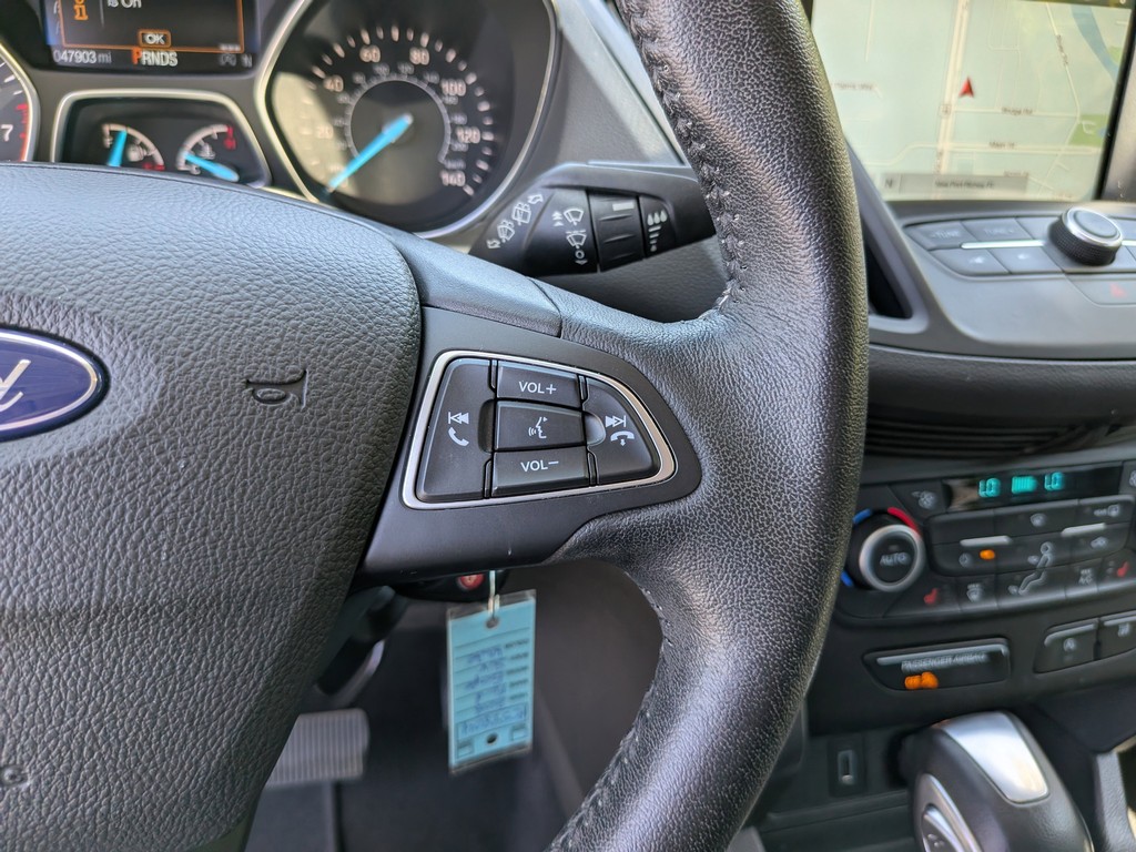 Ford Escape Vehicle Full-screen Gallery Image 28