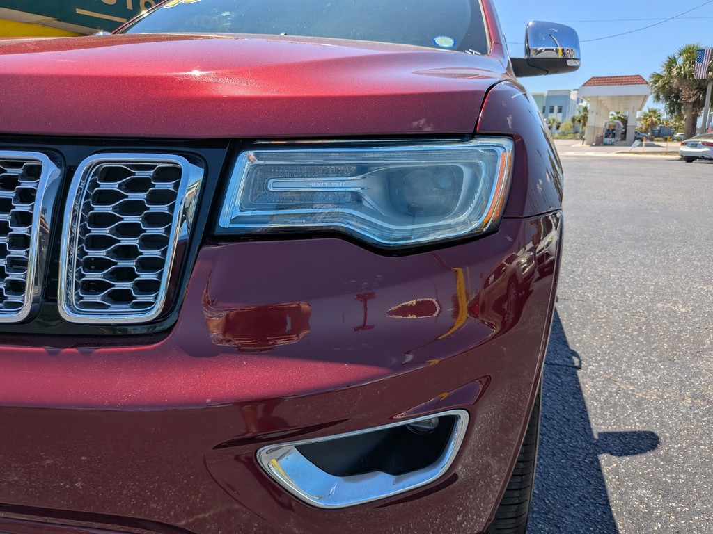 Jeep Grand Cherokee Vehicle Full-screen Gallery Image 06