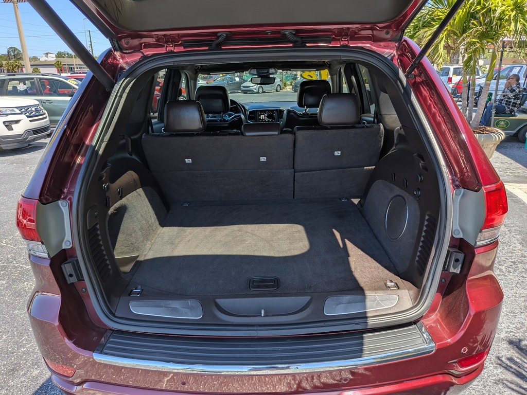 Jeep Grand Cherokee Vehicle Full-screen Gallery Image 09