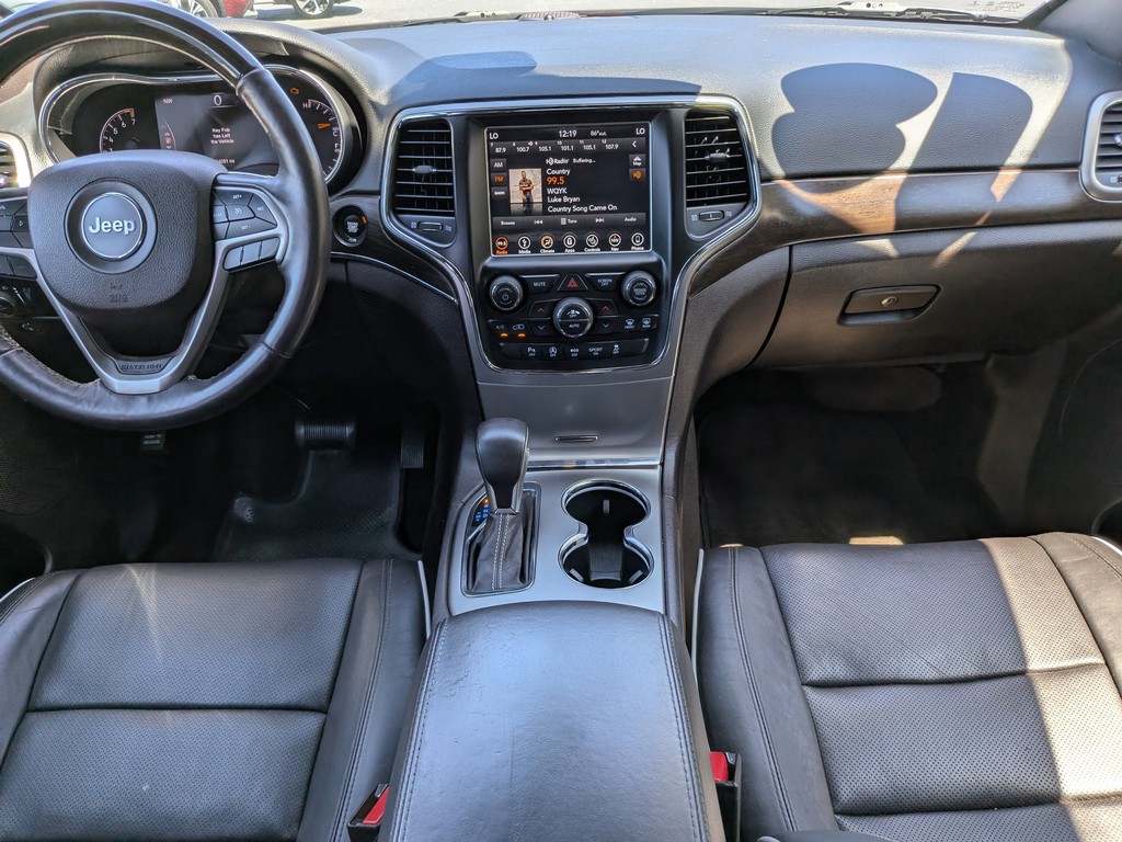 Jeep Grand Cherokee Vehicle Full-screen Gallery Image 15
