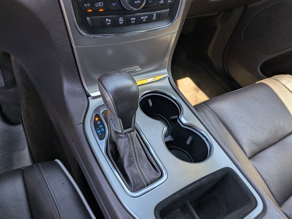 Jeep Grand Cherokee Vehicle Full-screen Gallery Image 26