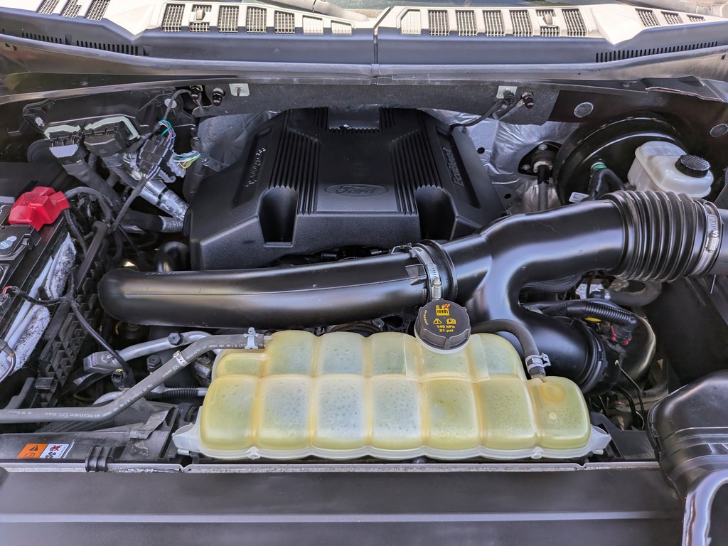 Ford F-150 Vehicle Full-screen Gallery Image 09