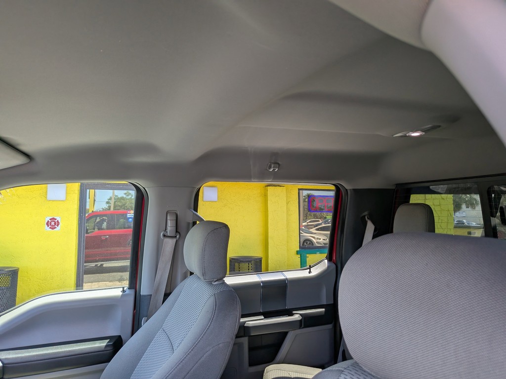 Ford F-150 Vehicle Full-screen Gallery Image 17