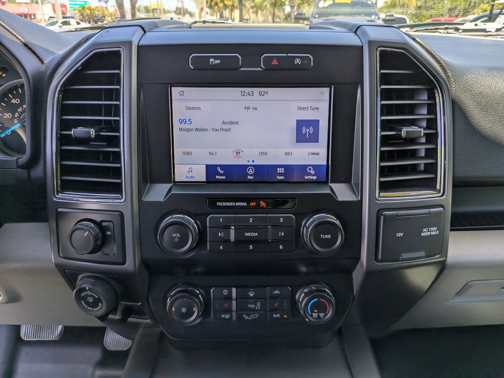 Ford F-150 Vehicle Full-screen Gallery Image 18