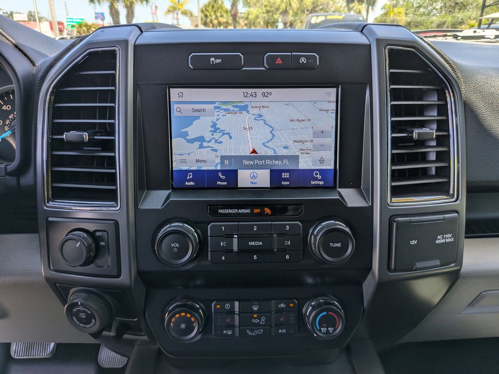 Ford F-150 Vehicle Full-screen Gallery Image 19
