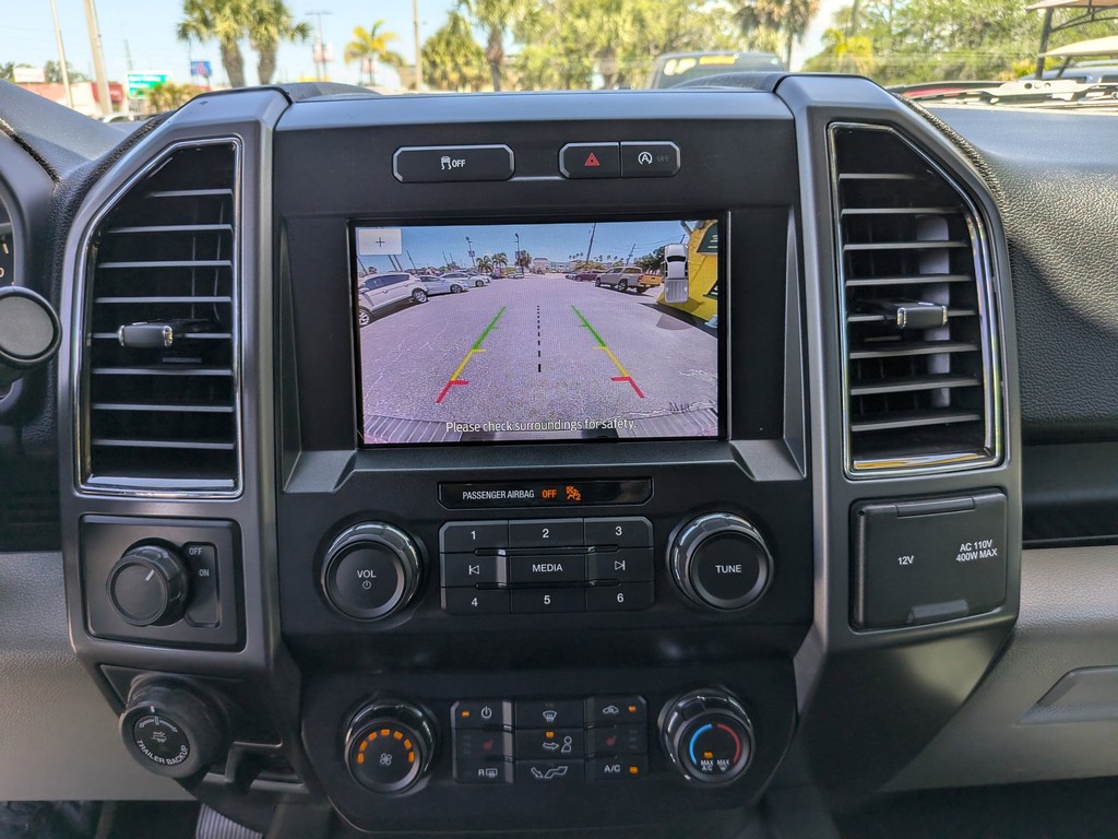 Ford F-150 Vehicle Full-screen Gallery Image 20