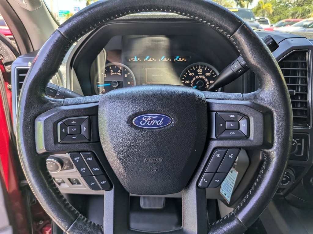 Ford F-150 Vehicle Full-screen Gallery Image 25