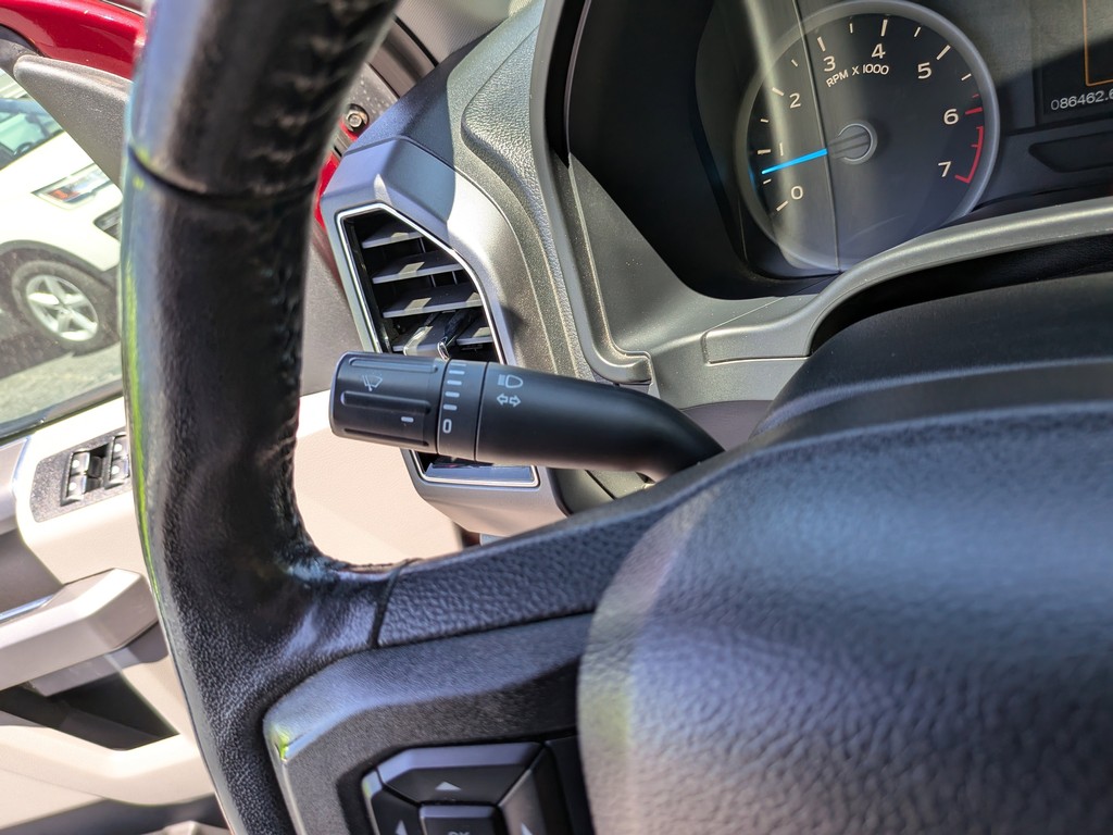 Ford F-150 Vehicle Full-screen Gallery Image 28