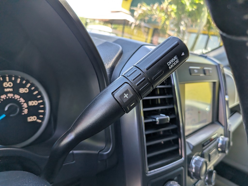Ford F-150 Vehicle Full-screen Gallery Image 29