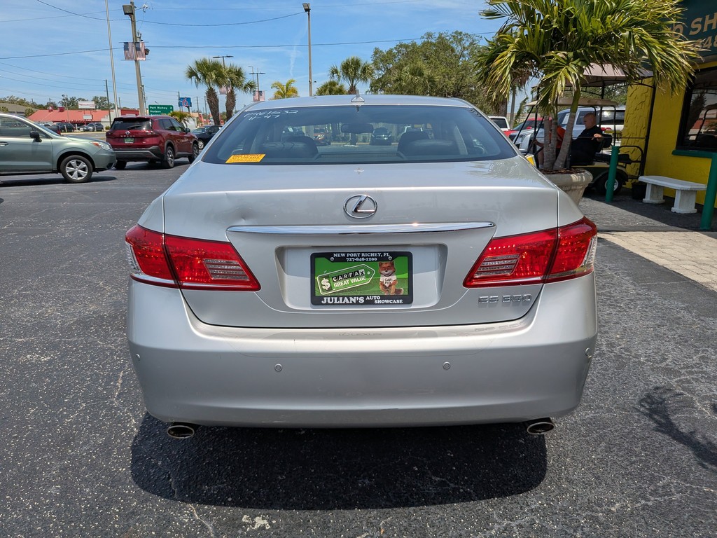 Lexus ES 350 Vehicle Full-screen Gallery Image 04