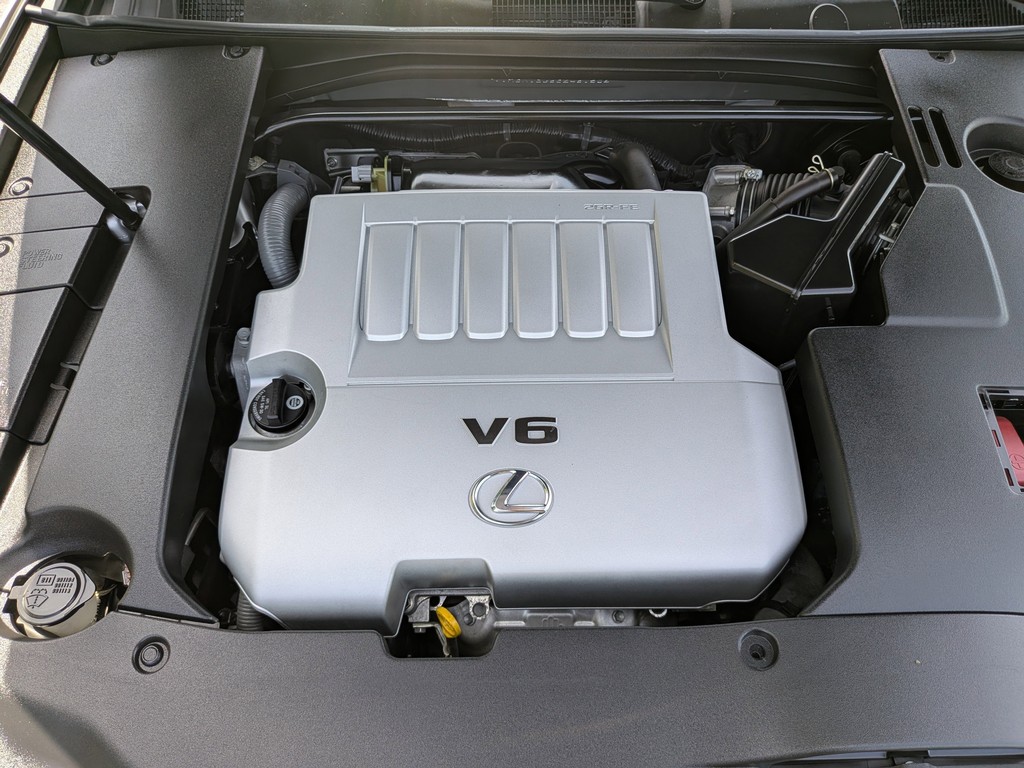 Lexus ES 350 Vehicle Full-screen Gallery Image 09