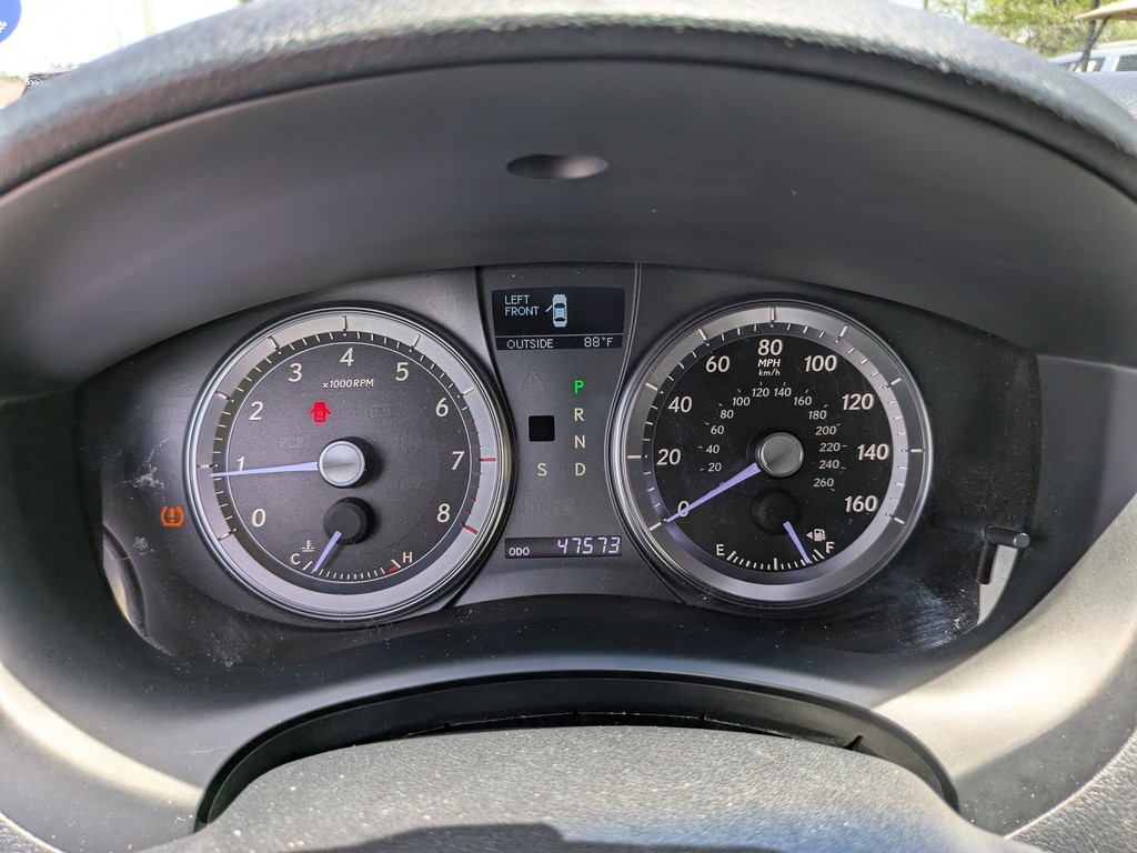 Lexus ES 350 Vehicle Full-screen Gallery Image 30