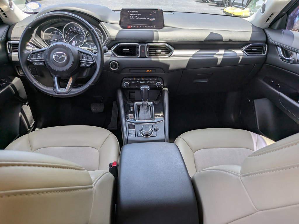 Mazda CX-5 Vehicle Full-screen Gallery Image 12