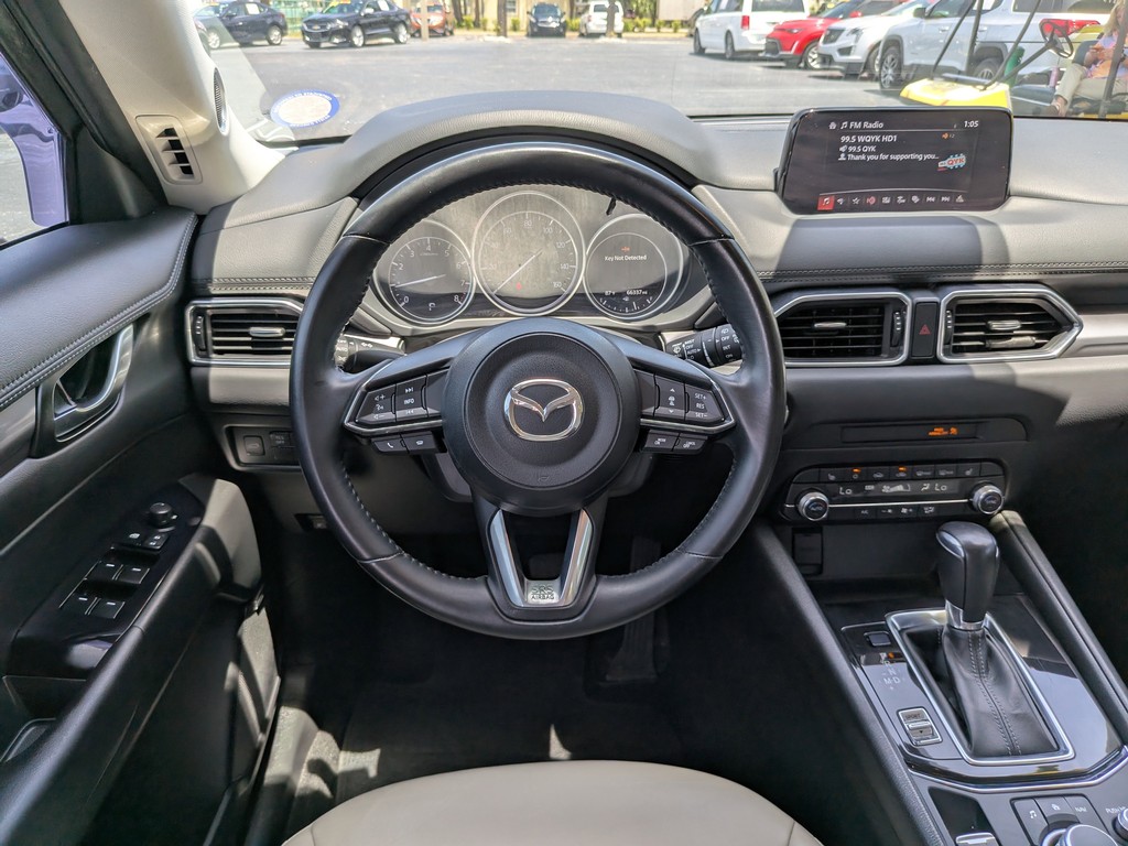 Mazda CX-5 Vehicle Full-screen Gallery Image 13