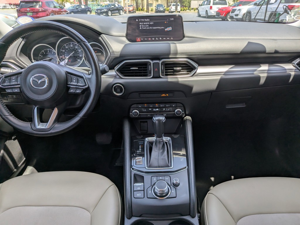 Mazda CX-5 Vehicle Full-screen Gallery Image 14
