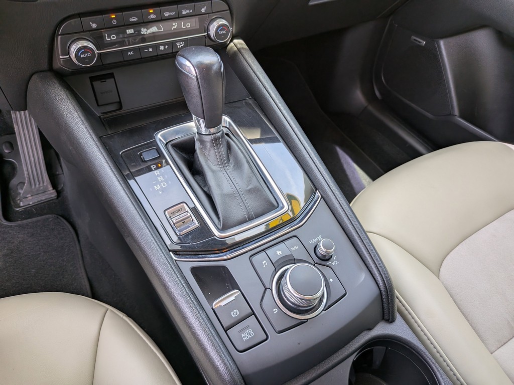 Mazda CX-5 Vehicle Full-screen Gallery Image 24