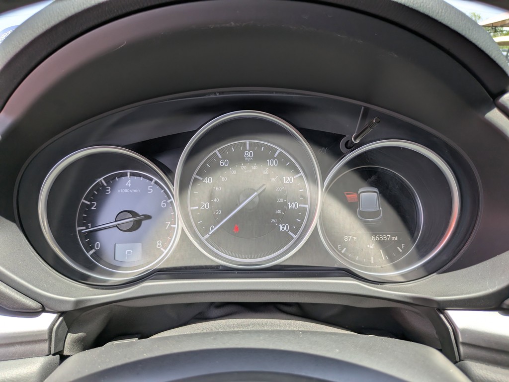 Mazda CX-5 Vehicle Full-screen Gallery Image 33