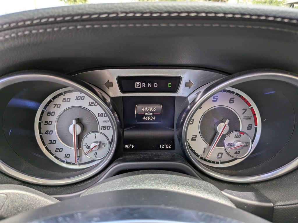 Mercedes-Benz SL Vehicle Full-screen Gallery Image 29