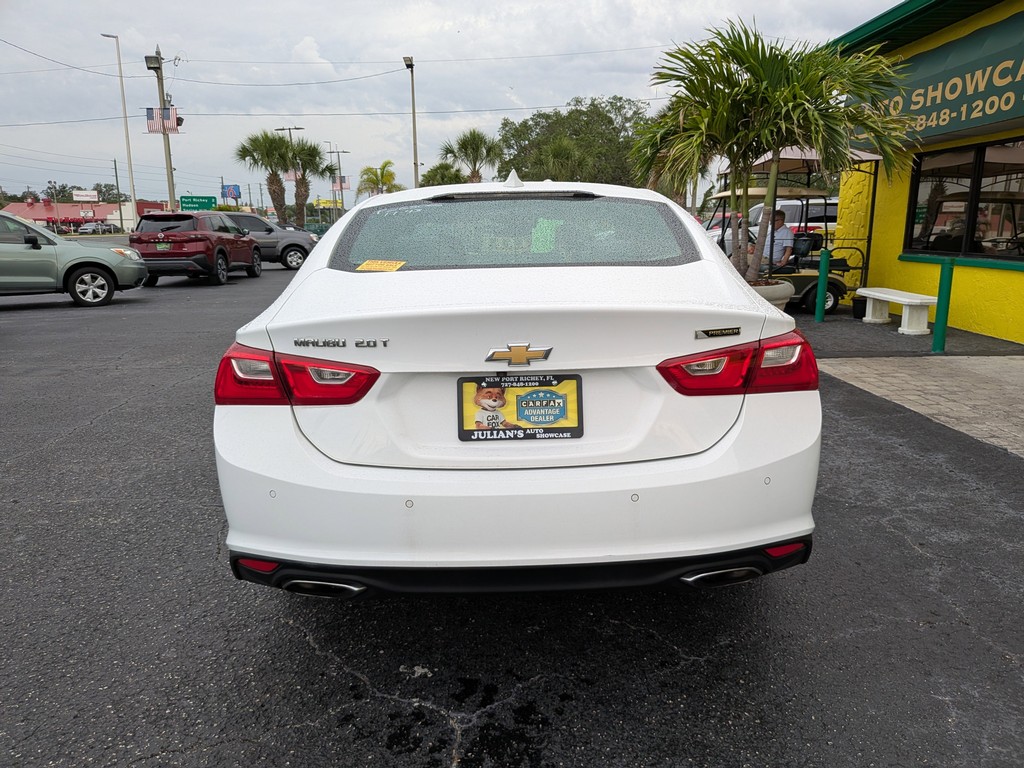 Chevrolet Malibu Vehicle Full-screen Gallery Image 04