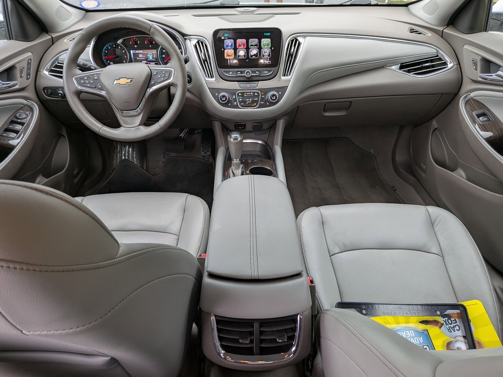 Chevrolet Malibu Vehicle Full-screen Gallery Image 10