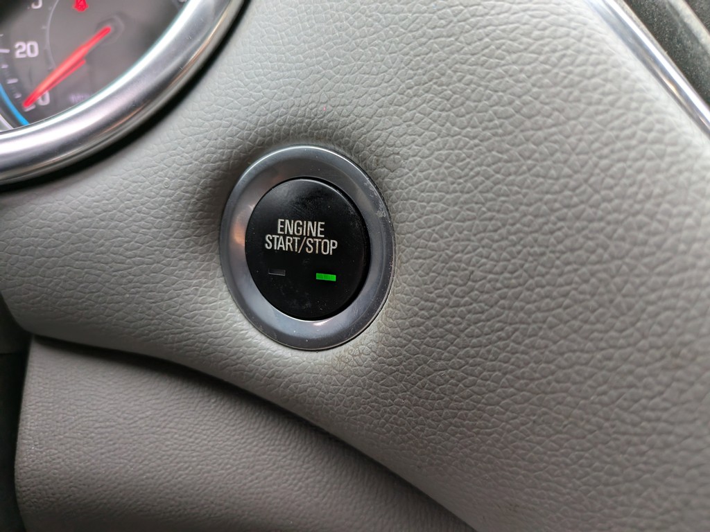 Chevrolet Malibu Vehicle Full-screen Gallery Image 26