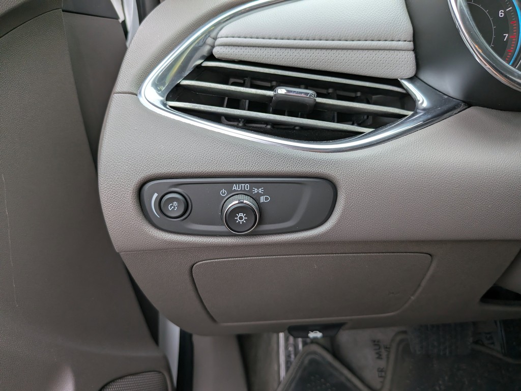 Chevrolet Malibu Vehicle Full-screen Gallery Image 27