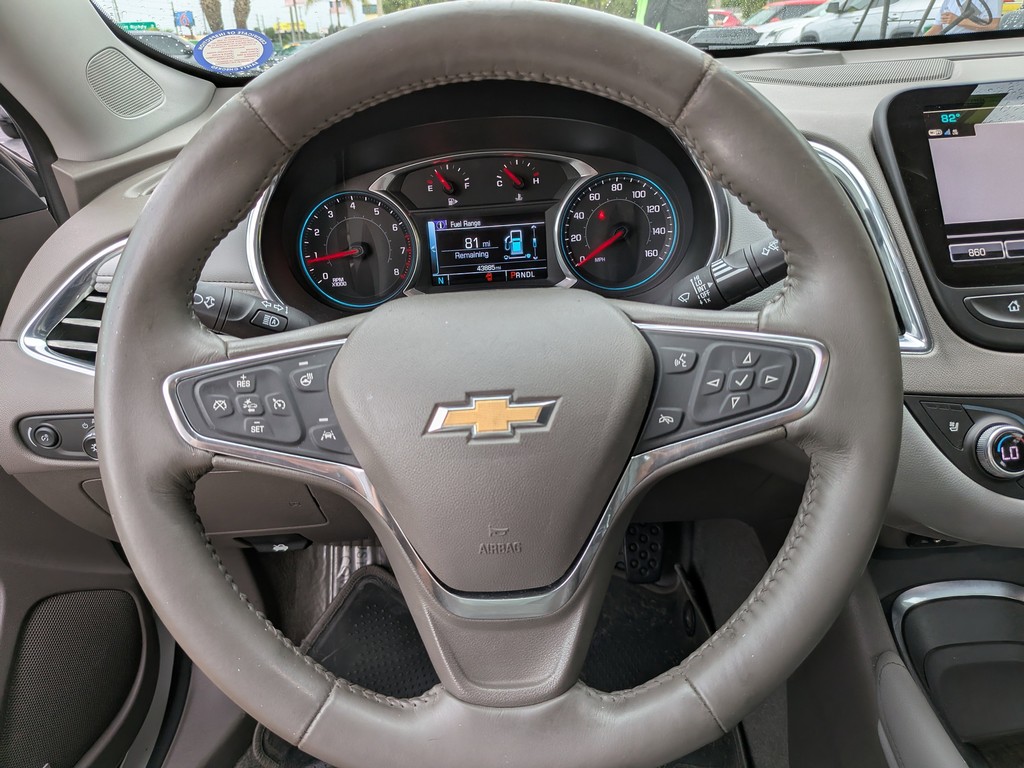 Chevrolet Malibu Vehicle Full-screen Gallery Image 28
